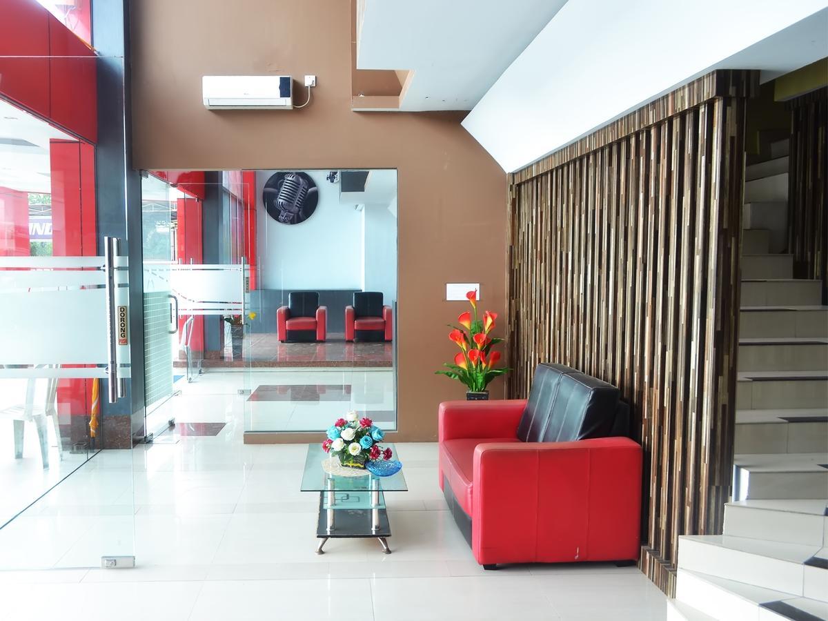 Nida Sudirman 240 Marpoyan Damai Hotel 2*