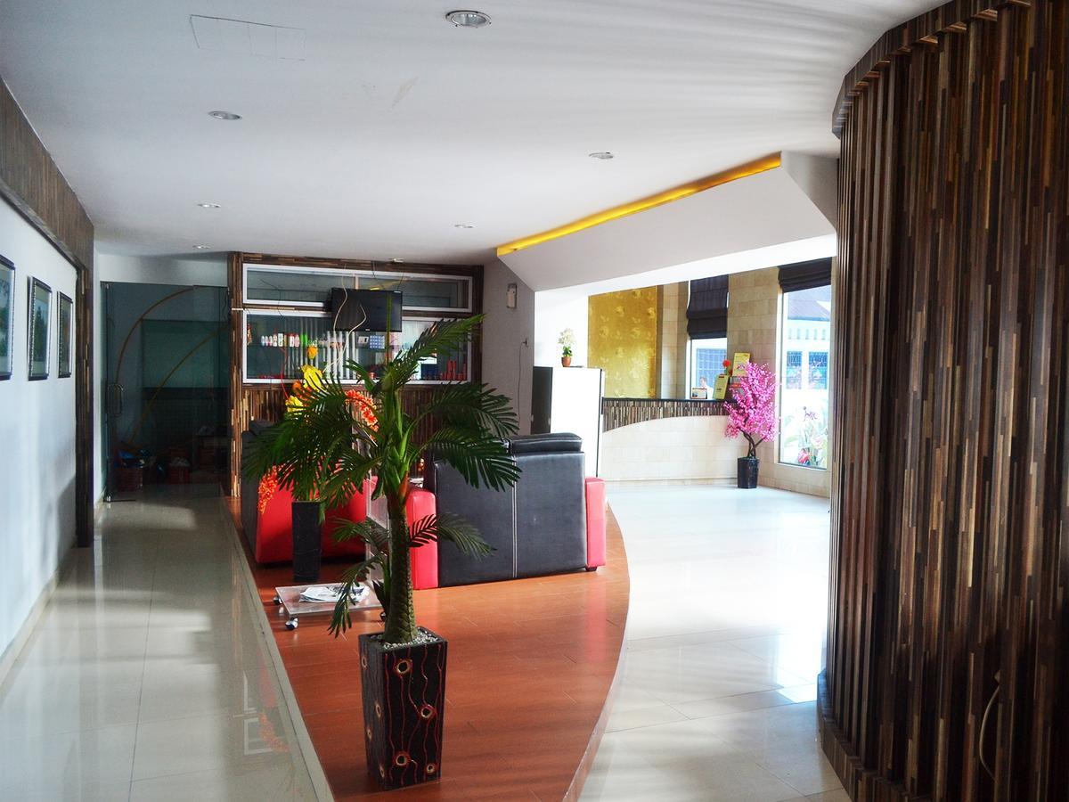 Hotel Nida Sudirman 240 Marpoyan Damai